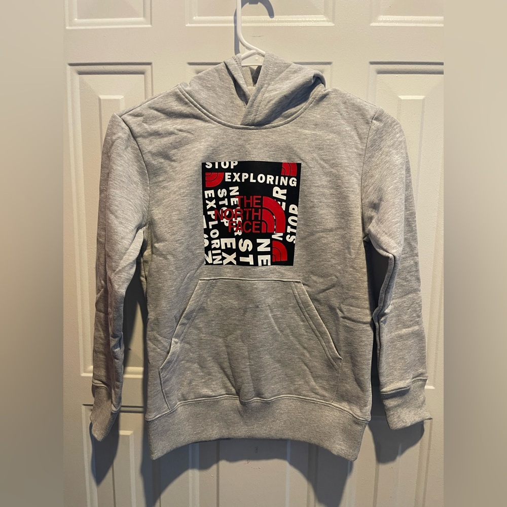 North Face Boys Camp Fleece Pullover Hoodie Size Small. Brand New With Tags.